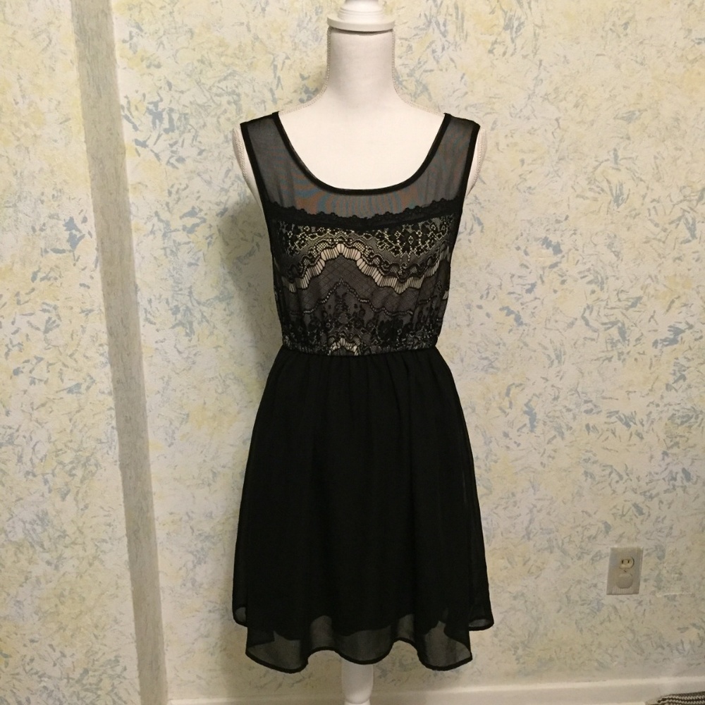 Cute Black Dress Sz. Med. sheer Lace skirt lined